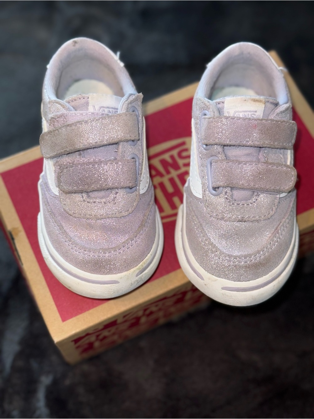 Vans Kids Glitter Strap on Sneakers in Light purple
